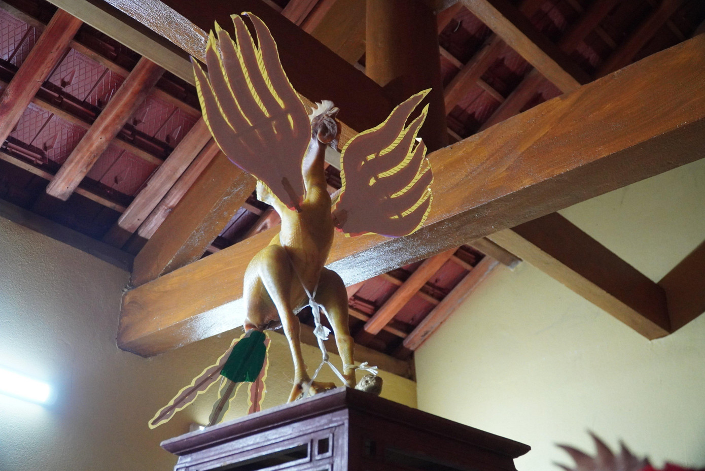 Theo tục lệ những mâm cỗ được bày trong nhà thờ từ sáng đến qua 12h ngày Rằm tháng 7 sẽ hạ cỗ.