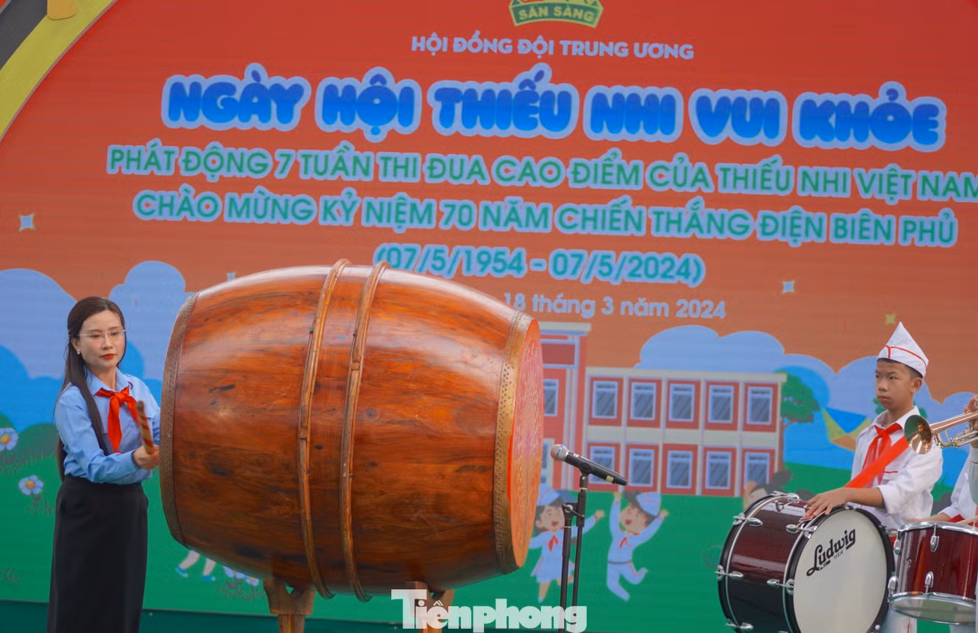 Hội đồng Đội T.Ư đã chính thức phát động trong thiếu nhi cả nước đợt đua cao điểm chào mừng kỷ niệm 70 năm Chiến thắng Điện Biên Phủ. Hội đồng Đội T.Ư đã chính thức phát động trong thiếu nhi cả nước đợt đua cao điểm chào mừng kỷ niệm 70 năm Chiến thắng Điện Biên Phủ.