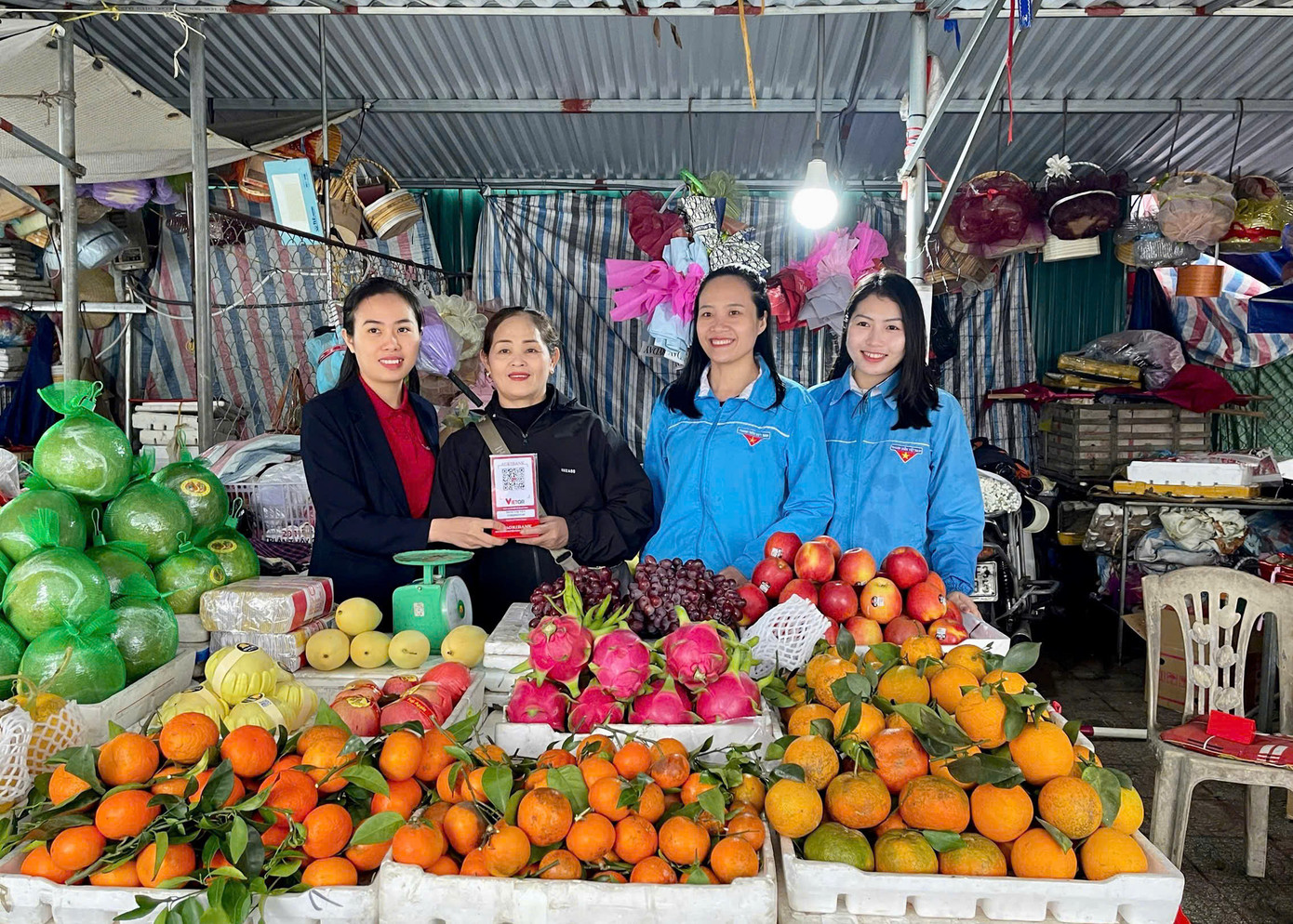 Những hoạt động này nhằm thúc đẩy quá trình chuyển đổi số và nâng cao kỹ năng công nghệ cho người dân.