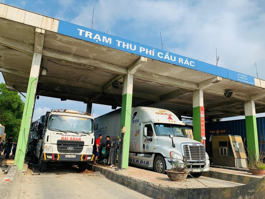 Trạm thu phí Cầu Rác bỏ hoang 2 năm trên quốc lộ. Trạm thu phí Cầu Rác bỏ hoang 2 năm trên quốc lộ.