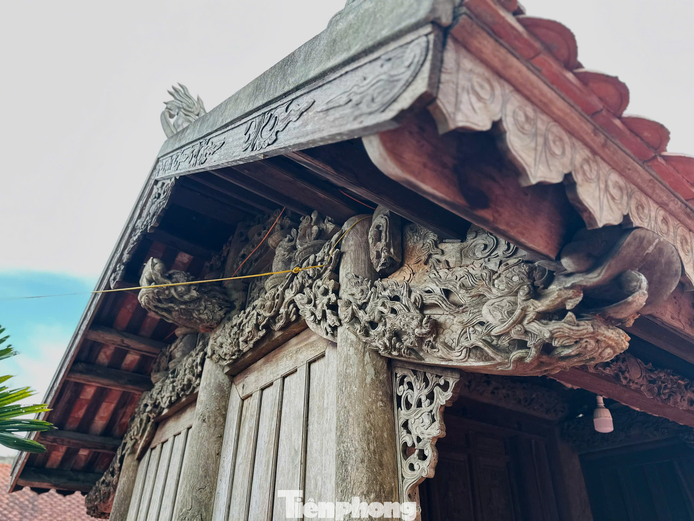 Những tác phẩm điêu khắc độc đáo, tinh xảo giúp tam quan đền Cả Tổng Du Đồng được đánh giá là một trong những công trình kiến trúc nghệ thuật bậc nhất Hà Tĩnh thời phong kiến còn lưu lại đến nay.