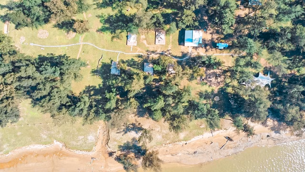 Đại diện đơn vị Hồng Lam Camping đang hoàn thiện hồ sơ để hoạt động theo quy định. Ảnh: Hồng Lam Camping