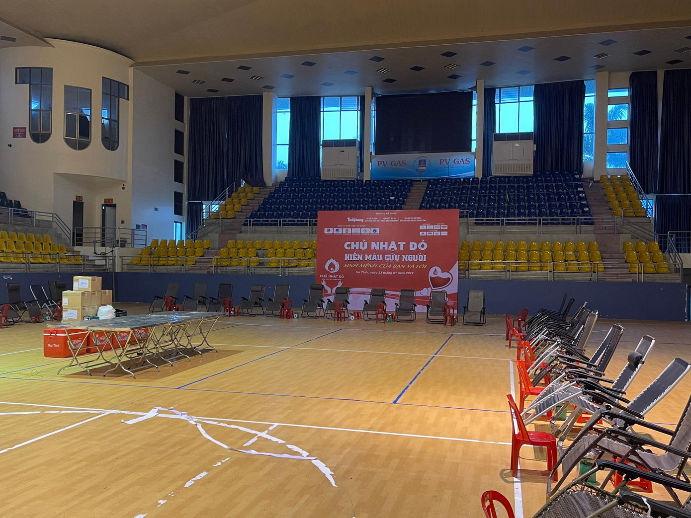 Ngày hội Chủ nhật Đỏ tại Hà Tĩnh được diễn ra vào lúc 7h ngày 23/1/2022 tại Nhà thi đấu Thể dục Thể thao tỉnh.