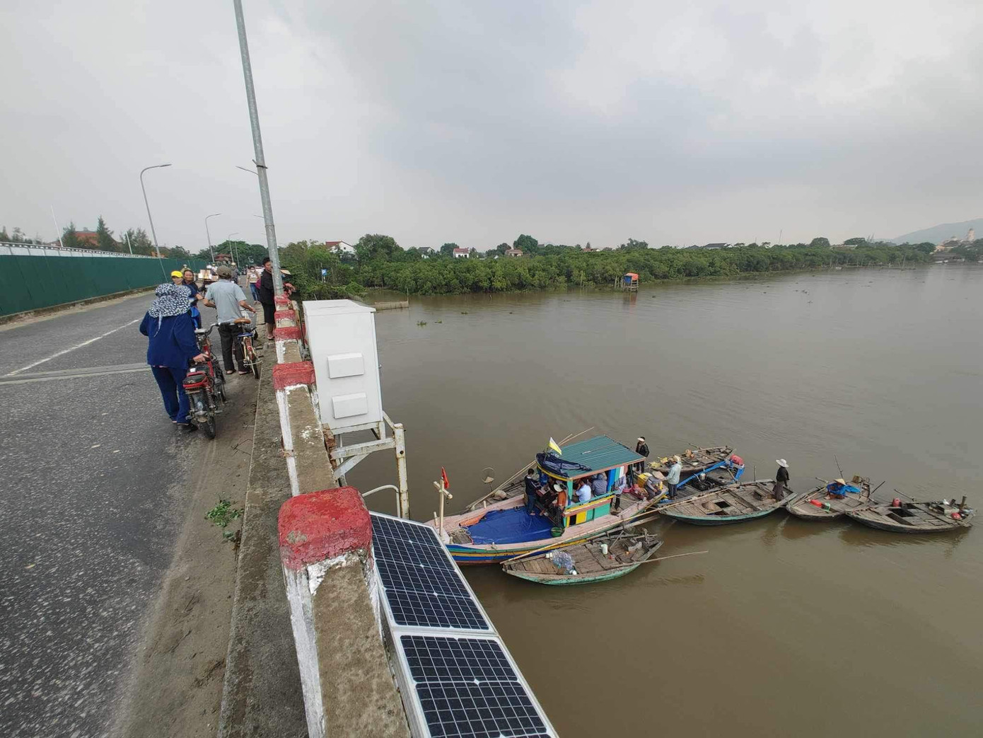 Khu vực nơi tìm thấy thi thể nam thanh niên. Khu vực nơi tìm thấy thi thể nam thanh niên.