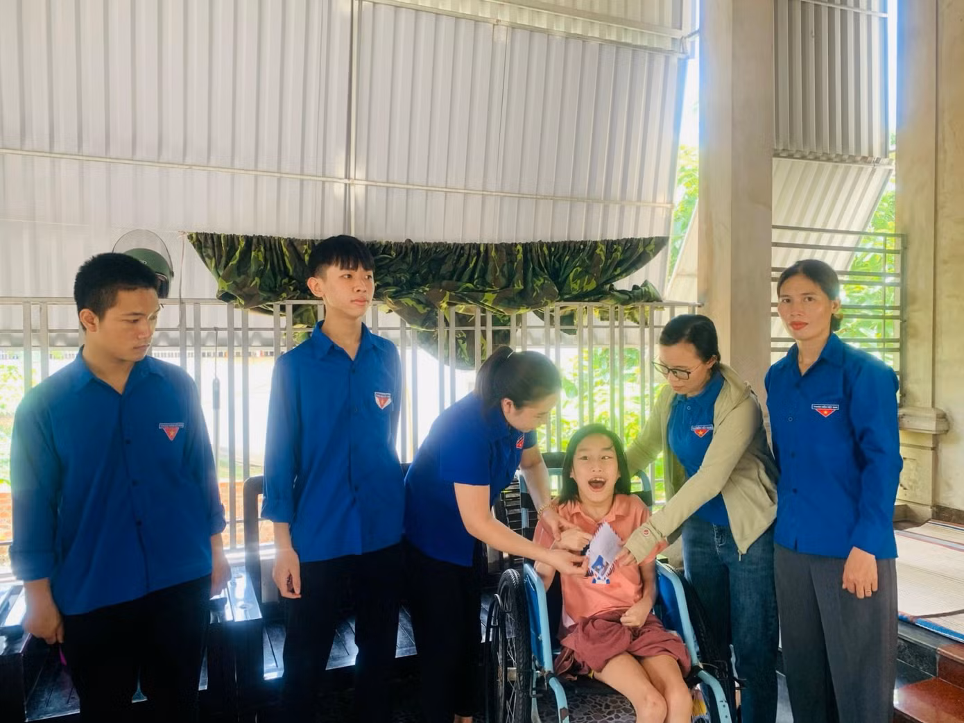 Trong ngày cao điểm, các cơ sở Đoàn đã trao tặng 4 khu vui chơi cho thiếu nhi; 4.670 suất quà, đồ dùng học tập, học bổng hỗ trợ “Em nuôi của Đoàn”.