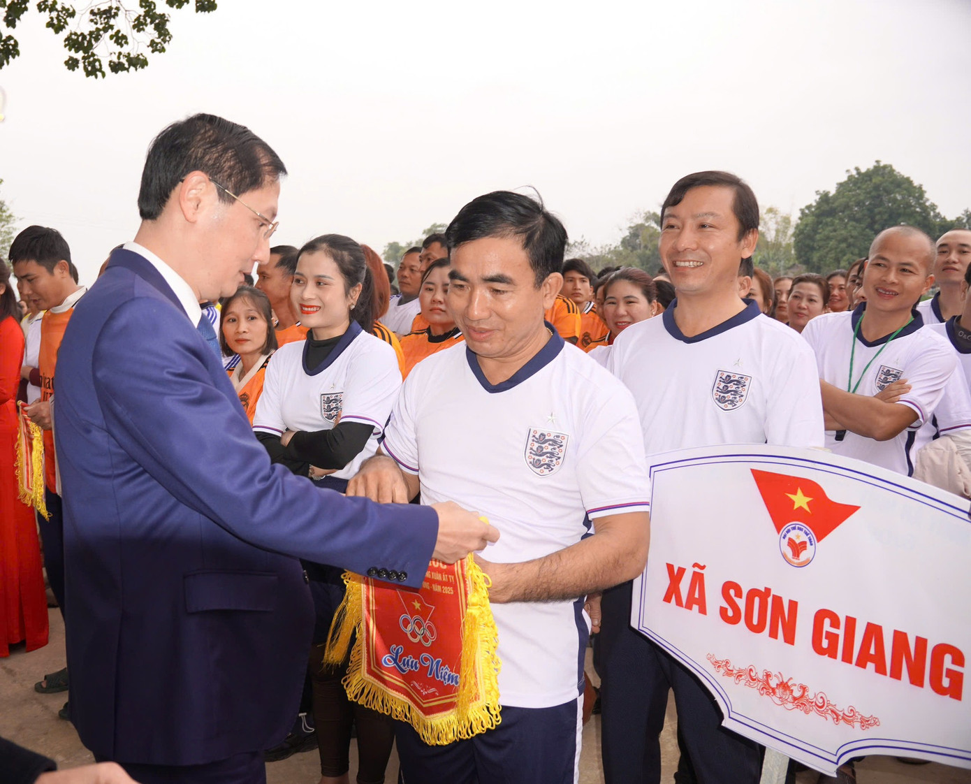 Lễ hội đua thuyền trên sông Ngàn Phố là ngày hội truyền thống của huyện Hương Sơn, hoạt động này gắn với nét đẹp văn hoá của người dân vùng sông nước.