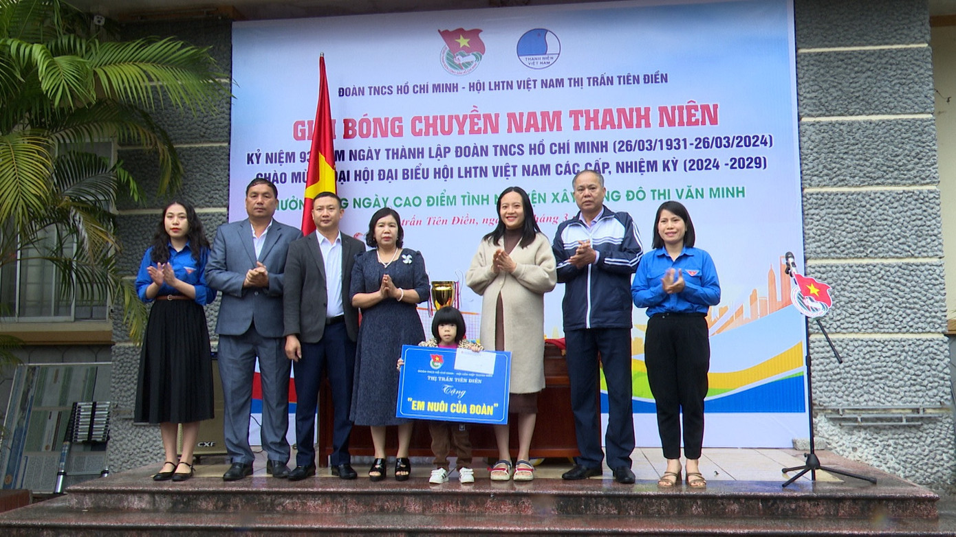 Hưởng ứng ngày cao điểm tình nguyện xây dựng đô thị văn minh năm 2024, tuổi trẻ thị trấn Tiên Điền đã nhận đỡ đầu 1 "Em nuôi của Đoàn".