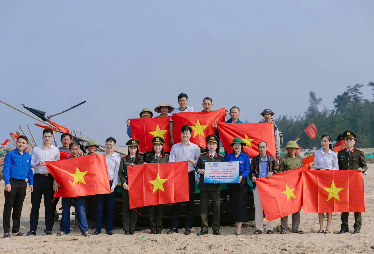 Trong Tháng Thanh niên, tuổi trẻ Công an Hà Tĩnh đã có nhiều hoạt động sôi nổi, ý nghĩa không chỉ đem lại giá trị cho cộng đồng mà qua đó còn phát huy tinh thần xung kích, sáng tạo, nhiệt huyết của tuổi trẻ trong công cuộc chung tay giúp sức tham gia phát triển kinh tế - xã hội tại địa phương.