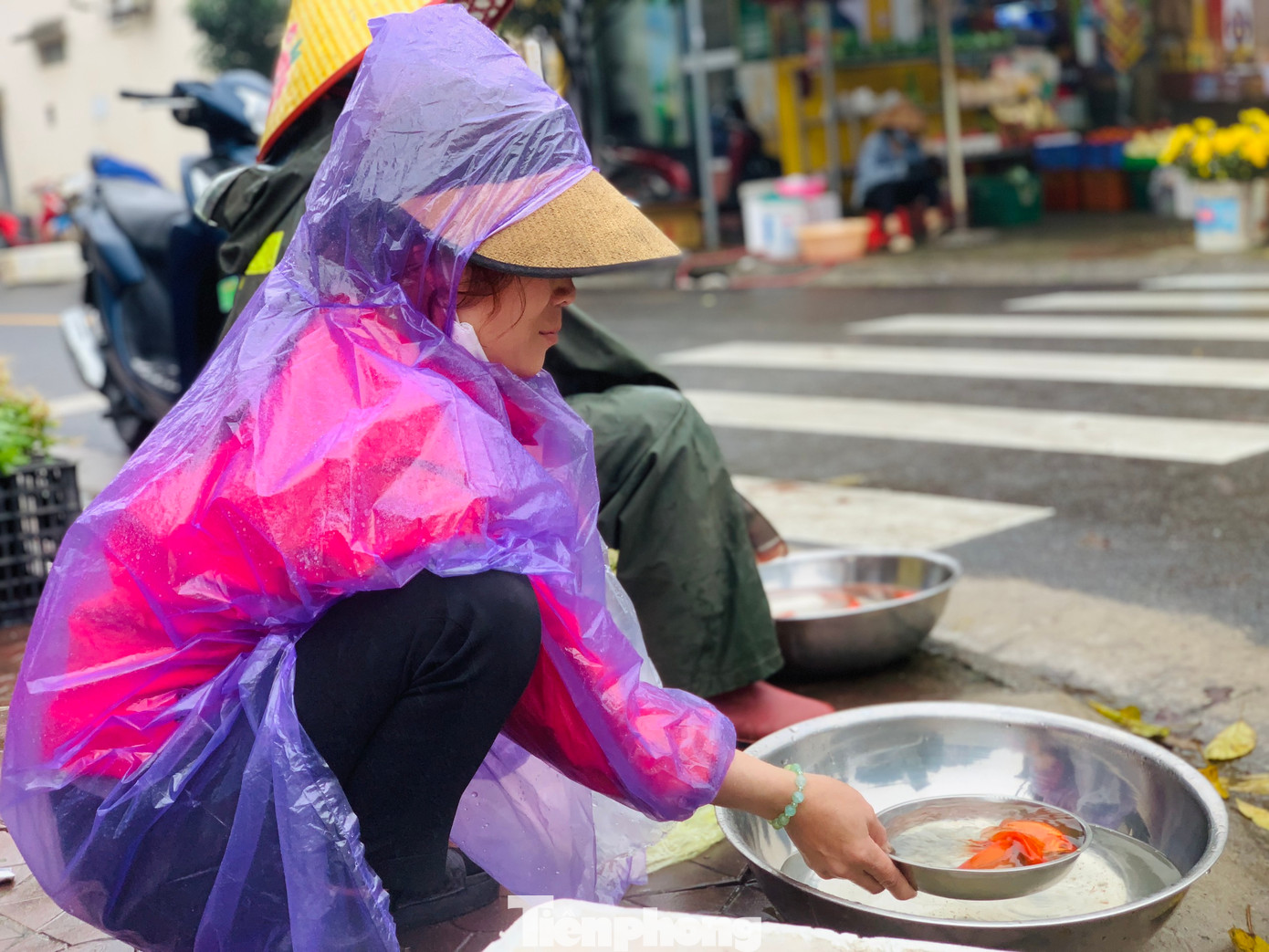 Nhiều tiểu thương sốt ruột vì nhập nhiều hàng hơn năm ngoái trong khi đó sức mua giảm hẳn.
