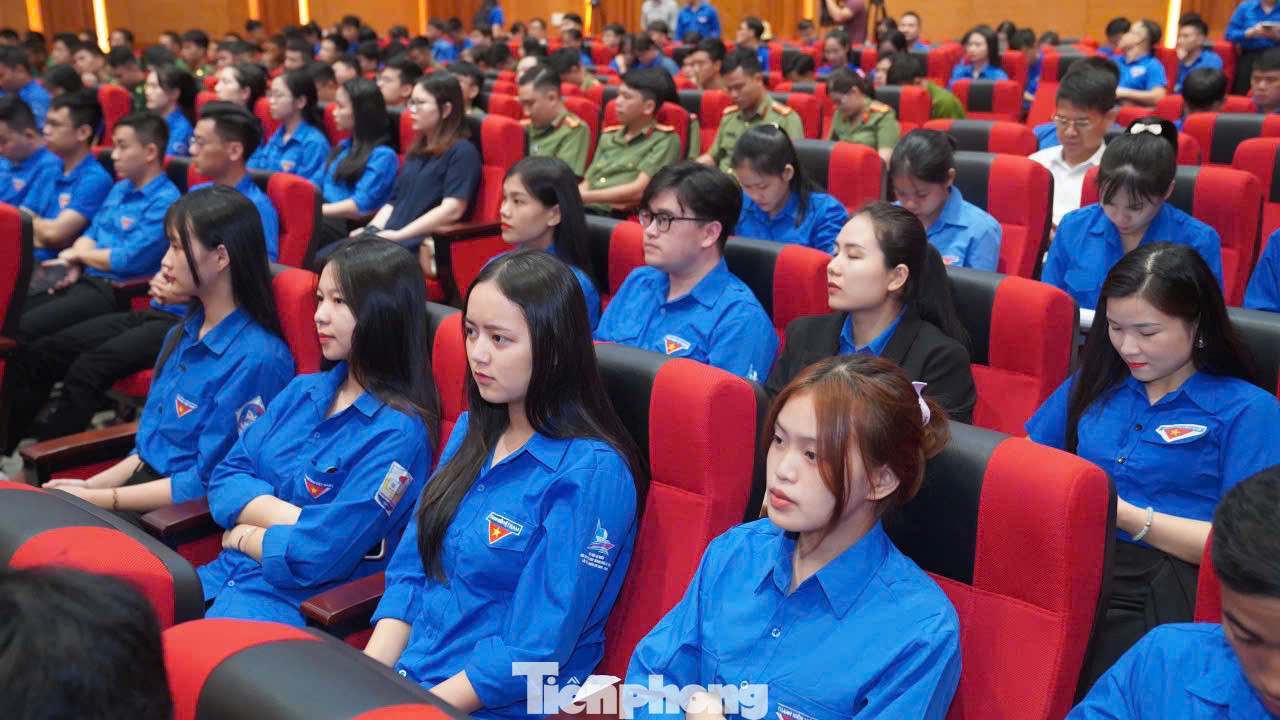 Hội thảo kết nối trực tuyến đến 8.914 điểm cầu trong nước và ngoài nước như Trung Quốc, Cuba, Pháp với sự tham dự của 200 đoàn viên tỉnh Hà Tĩnh và 681.500 cán bộ đoàn, đoàn viên thanh niên.