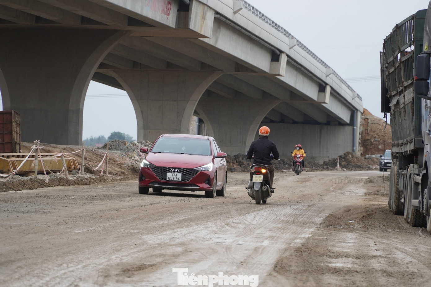 Theo thống kê, do nhà thầu không đảm bảo biện pháp an toàn đã dẫn đến một số vụ va chạm giao thông khiến 1 người tử vong, 3 người bị thương tại đoạn đường này.