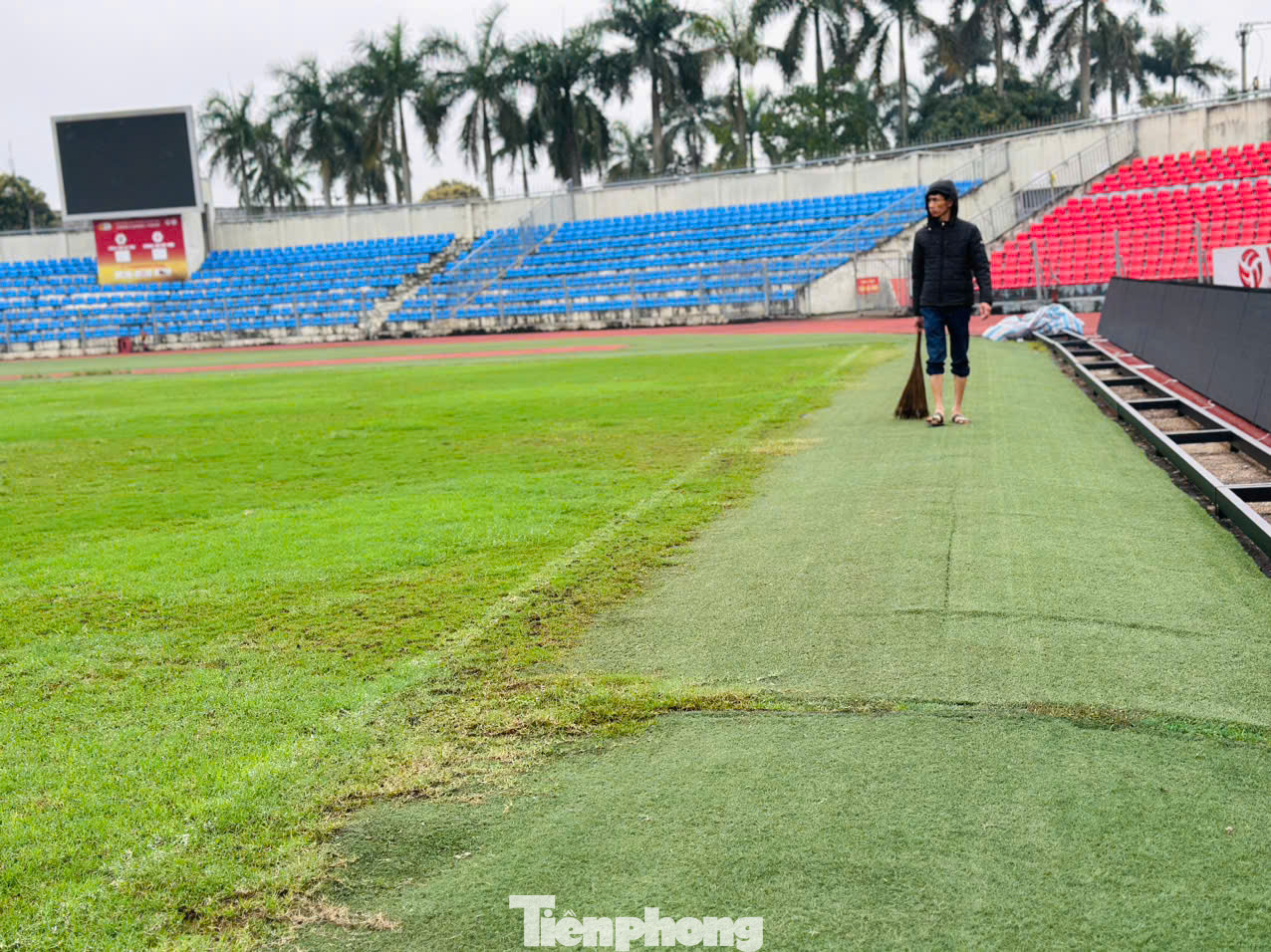 Việc chất lượng sân không đảm bảo đã gây ảnh hưởng đến quá trình thi đấu. Điều này không chỉ gây ảnh hưởng lớn đến chất lượng trận đấu mà còn tăng nguy cơ chấn thương cho người chơi. Việc chất lượng sân không đảm bảo đã gây ảnh hưởng đến quá trình thi đấu. Điều này không chỉ gây ảnh hưởng lớn đến chất lượng trận đấu mà còn tăng nguy cơ chấn thương cho người chơi.