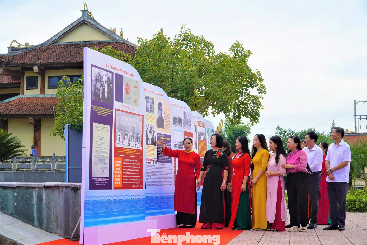 Nội dung triển lãm bao gồm 3 phần: Nơi sinh, quê hương và gia đình; Quá trình hoạt động cách mạng; Tuổi trẻ Việt Nam tiếp bước con đường cách mạng anh Lý Tự Trọng.