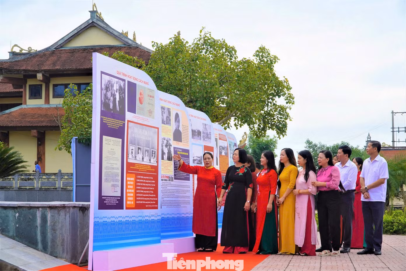 Nội dung triển lãm bao gồm 3 phần: Nơi sinh, quê hương và gia đình; Quá trình hoạt động cách mạng; Tuổi trẻ Việt Nam tiếp bước con đường cách mạng anh Lý Tự Trọng.