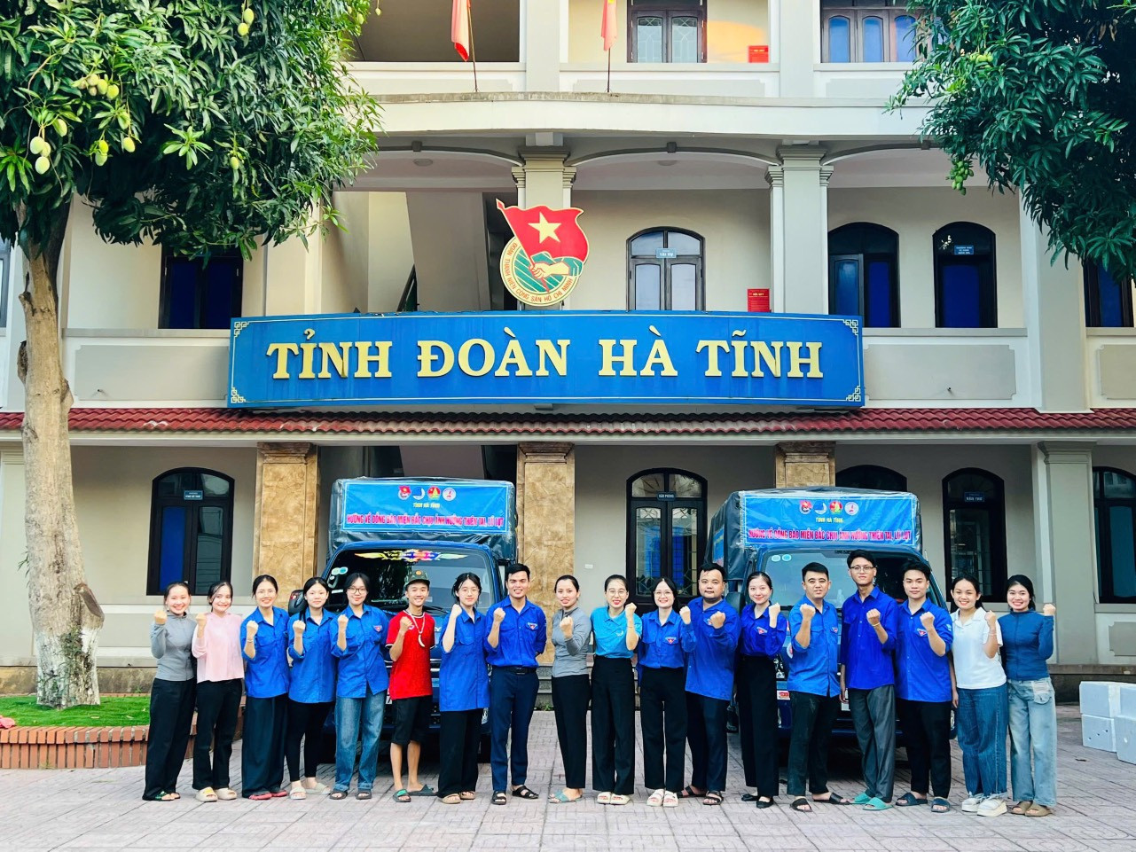 Tỉnh Đoàn Hà Tĩnh xuất quân hướng về miền Bắc.