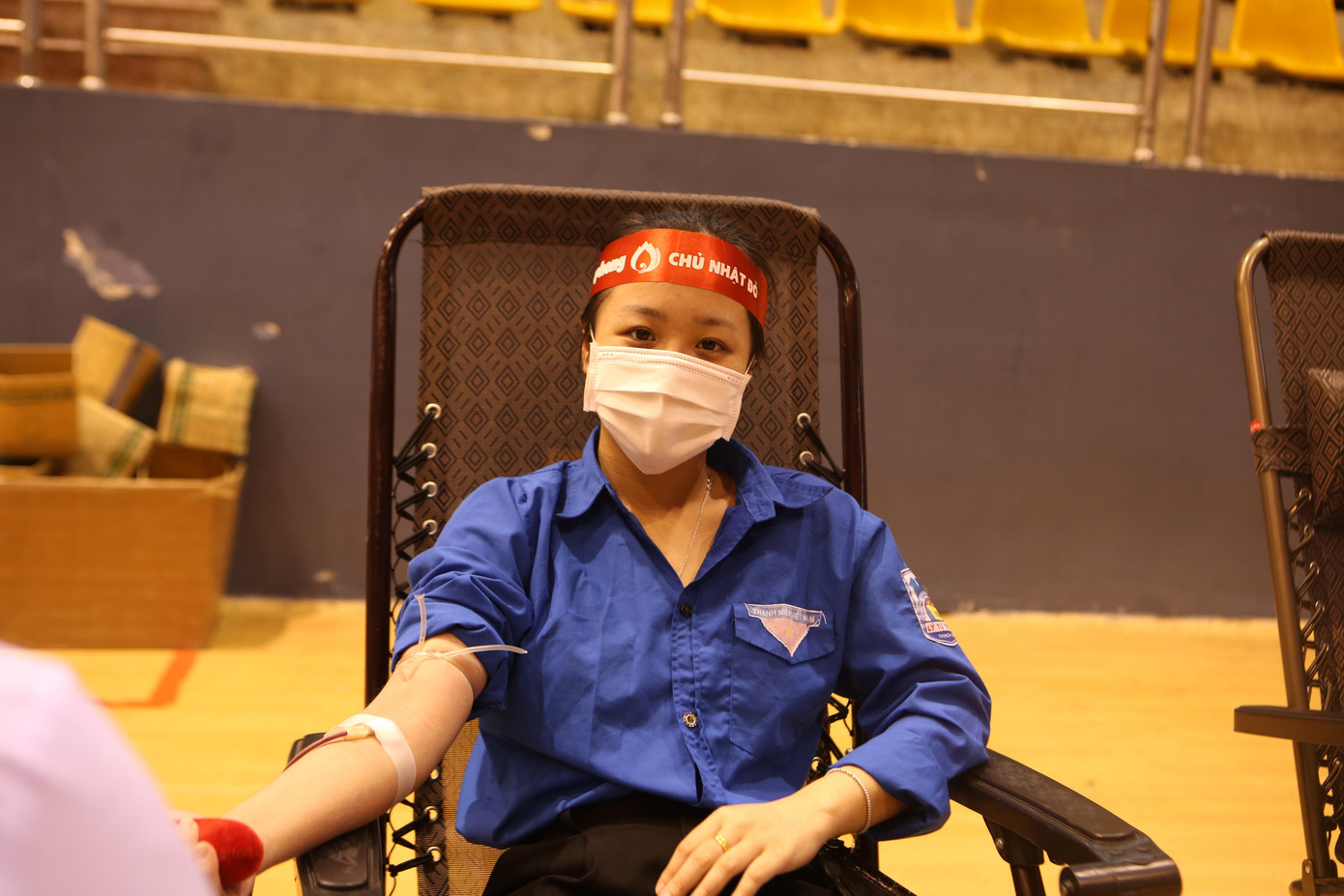 Còn Hoàng Bảo Yến - Trường Đại học Hà Tĩnh nói: “Đây là lần thứ 2 tham gia hiến máu tình nguyện. Ban đầu lo sợ nhưng được các tình nguyện viên hỗ trợ, động viên nên em tự tin hơn. Sau lần này em sẽ cố gắng năm nào cũng tham gia hiến máu”.