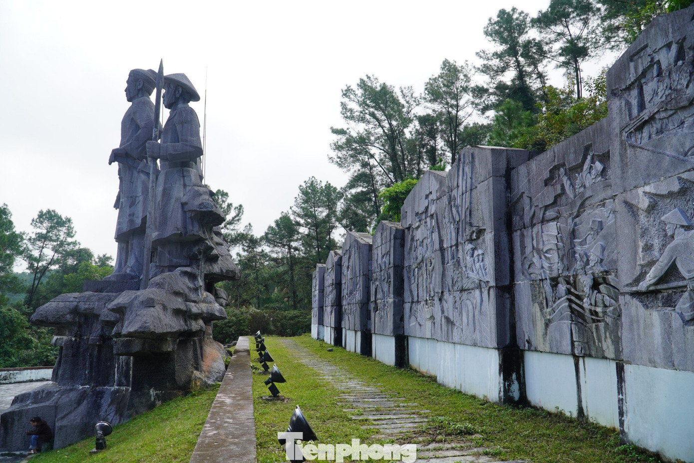 Công trình thi công chậm tiến độ là do thiếu vốn. Tuy nhiên đến nay sau thời gian sử dụng, công trình này đã xuống cấp. Nhiều hạng mục đã hư hỏng.