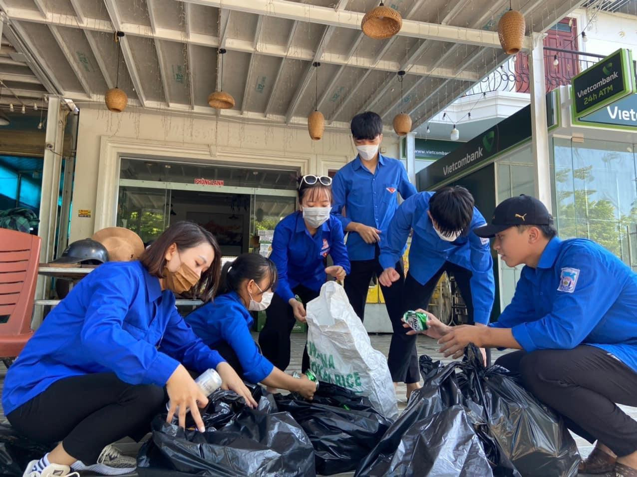 “Ngày Chủ nhật xanh” là hoạt động thường xuyên và thiết thực của đoàn thanh niên góp phần xây dựng môi trường xanh - sạch - đẹp. Đồng thời, hình thành trong mỗi đoàn viên thanh niên ý thức bảo vệ môi trường sống xung quanh và trách nhiệm với cộng đồng.