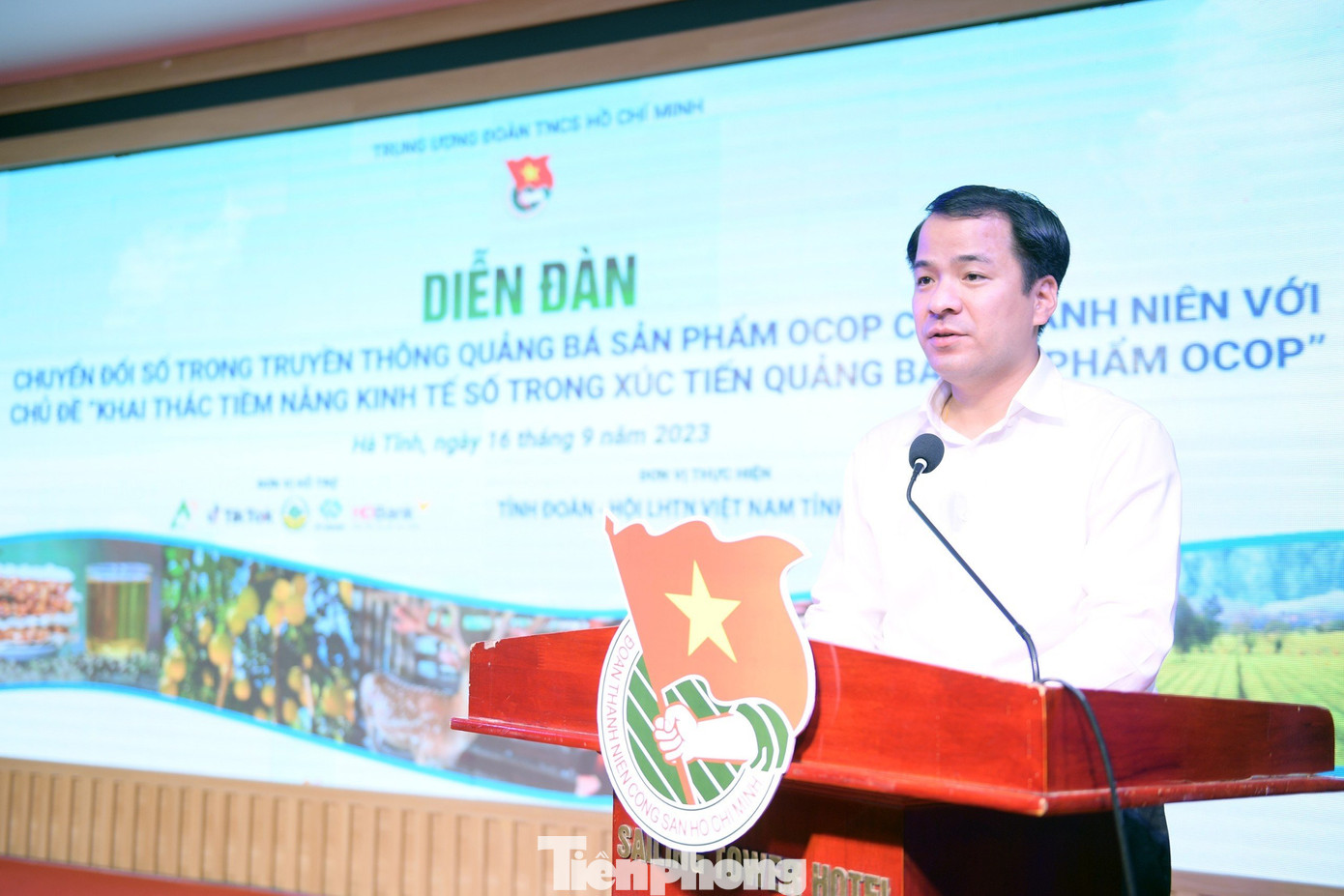 Anh Ngô Văn Cương - Bí thư Ban Chấp hành T.Ư Đoàn phát biểu tại diễn đàn. Anh Ngô Văn Cương - Bí thư Ban Chấp hành T.Ư Đoàn phát biểu tại diễn đàn.