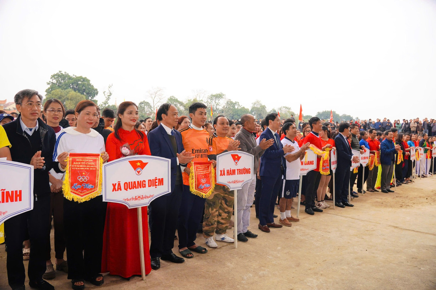 Ngày hội được tổ chức vào dịp đầu Xuân vừa tạo không khí vui tươi, rộn ràng vừa cầu mong những ngư dân gắn bó với nghề sông nước đón một năm mới tốt lành, thịnh vượng.