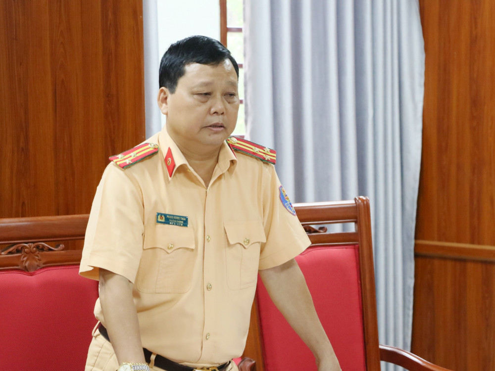 Thượng tá Phan Hồng Thái - Trưởng phòng Cảnh sát giao thông đã trình bày báo cáo. (Ảnh CAHT) Thượng tá Phan Hồng Thái - Trưởng phòng Cảnh sát giao thông đã trình bày báo cáo. (Ảnh CAHT)