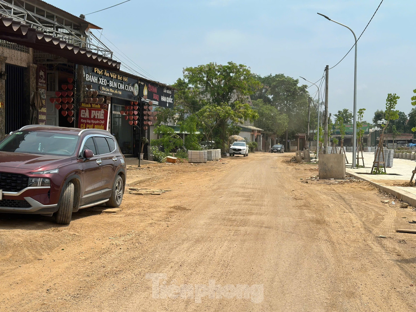 Các hạng mục trong dự án cải thiện cơ sở hạ tầng đô thị Hương Khê đang thi công dang dở.