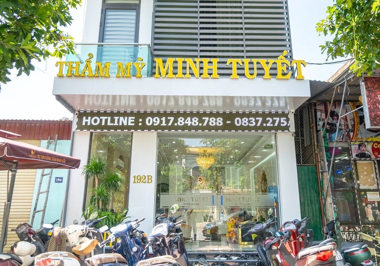 Thẩm mỹ viện Minh Tuyết Spa chưa đảm bảo thủ tục pháp lý hoạt động đối với cơ sở dịch vụ thẩm mỹ theo quy định, bị yêu cầu tạm dừng hoạt động cung cấp dịch vụ thẩm mỹ. (Ảnh: Sở Y tế Hà Tĩnh) Thẩm mỹ viện Minh Tuyết Spa chưa đảm bảo thủ tục pháp lý hoạt động đối với cơ sở dịch vụ thẩm mỹ theo quy định, bị yêu cầu tạm dừng hoạt động cung cấp dịch vụ thẩm mỹ. (Ảnh: Sở Y tế Hà Tĩnh)