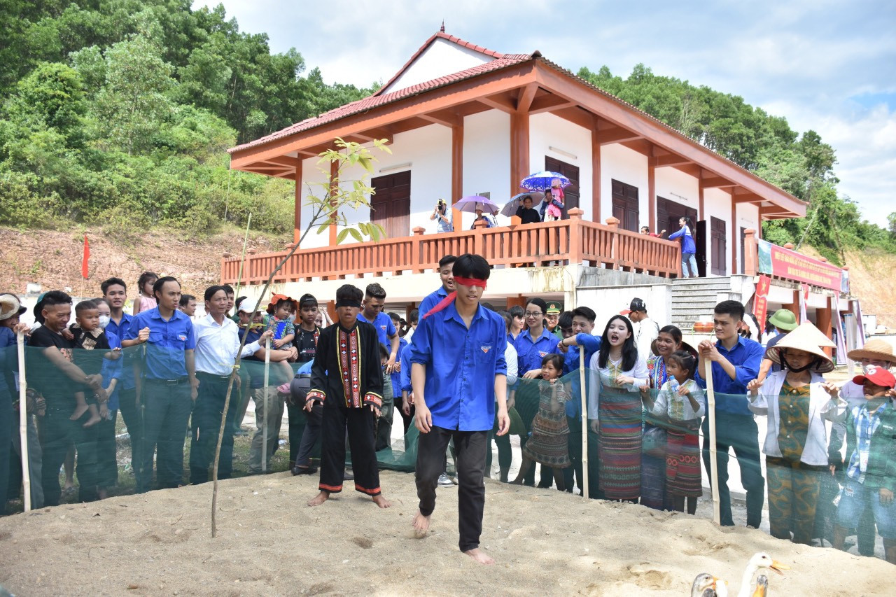 Không khí vui tươi tại Tết Lấp Lỗ.