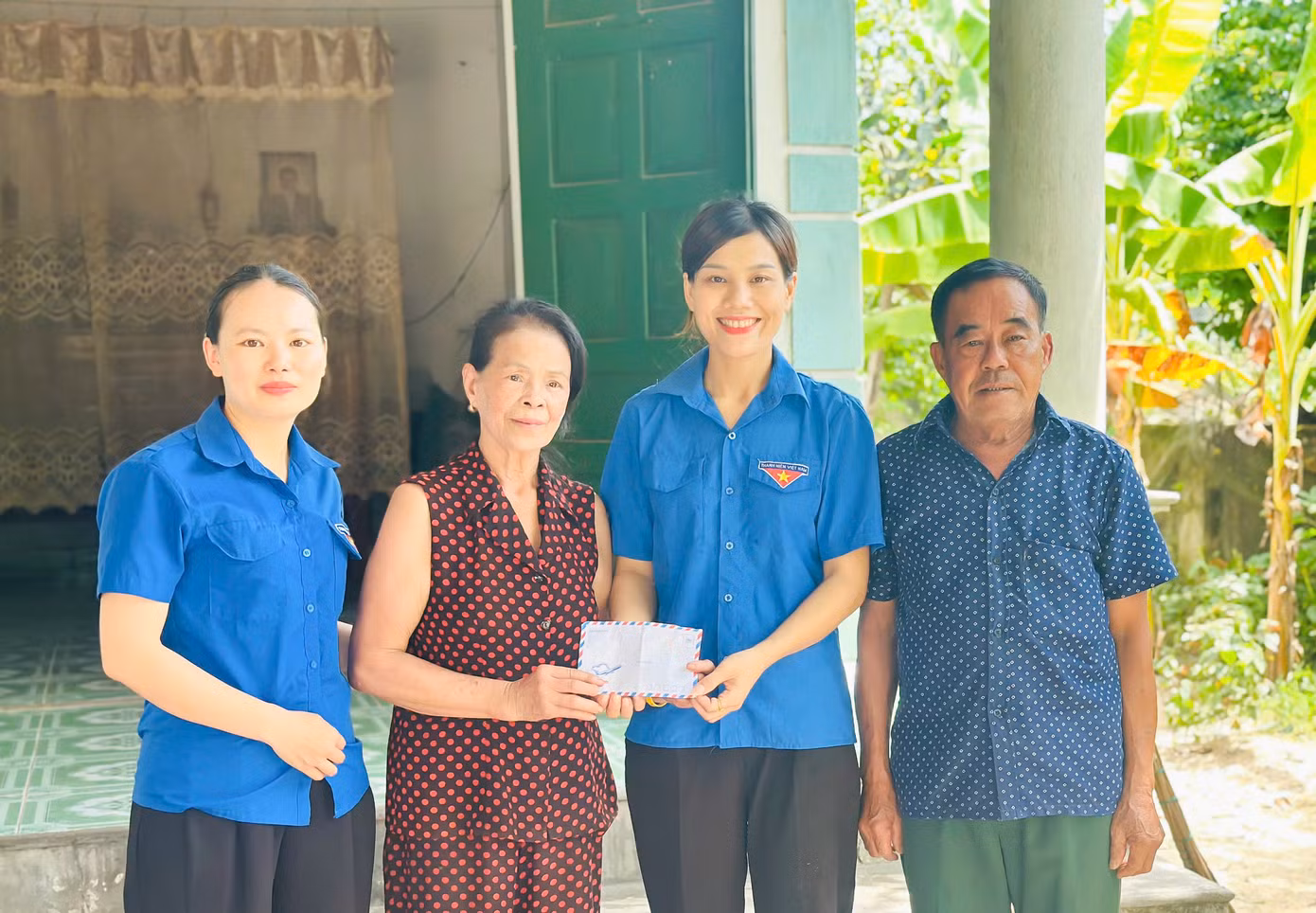 Tại xã Thạch Khê (địa phương vừa được sáp nhập từ ba xã Đỉnh Bàn, Thạch Hải và Thạch Khê), Đoàn thanh niên xã đã tổ chức nhiều hoạt động chăm lo, đồng hành cùng các hội viên cựu thanh niên xung phong. Ảnh: Hoài Nam