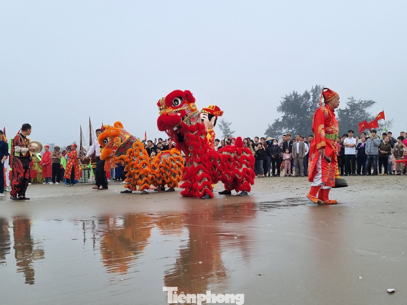 Lễ hội cầu ngư Đền Đông Hải ở làng Cam Lâm là một lễ hội truyền thống mang đậm bản sắc văn hóa của người dân vùng biển, có ý nghĩa quan trọng trong việc giáo dục, bồi đắp tình yêu quê hương đất nước, tinh thần gắn kết cộng đồng. Lễ hội cầu ngư Đền Đông Hải ở làng Cam Lâm là một lễ hội truyền thống mang đậm bản sắc văn hóa của người dân vùng biển, có ý nghĩa quan trọng trong việc giáo dục, bồi đắp tình yêu quê hương đất nước, tinh thần gắn kết cộng đồng.