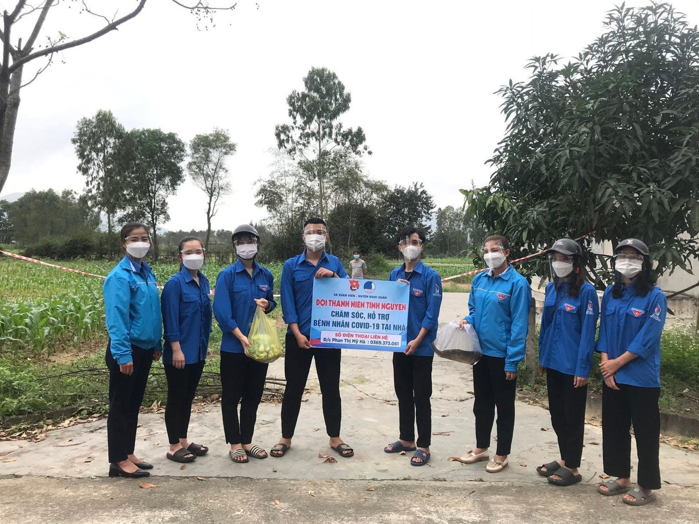 Tuổi trẻ Nghi Xuân thành lập 17 Đội Thanh niên tình nguyện chăm sóc, hỗ trợ các bệnh nhân COVID-19 tại nhà. Đội thanh niên sẽ hỗ trợ vận chuyển hàng hoá; kêu gọi hỗ trợ các bữa ăn, hỗ trợ lương thực thực phẩm miễn phí cho các bệnh nhân mắc COVID-19 có hoàn cảnh khó khăn.