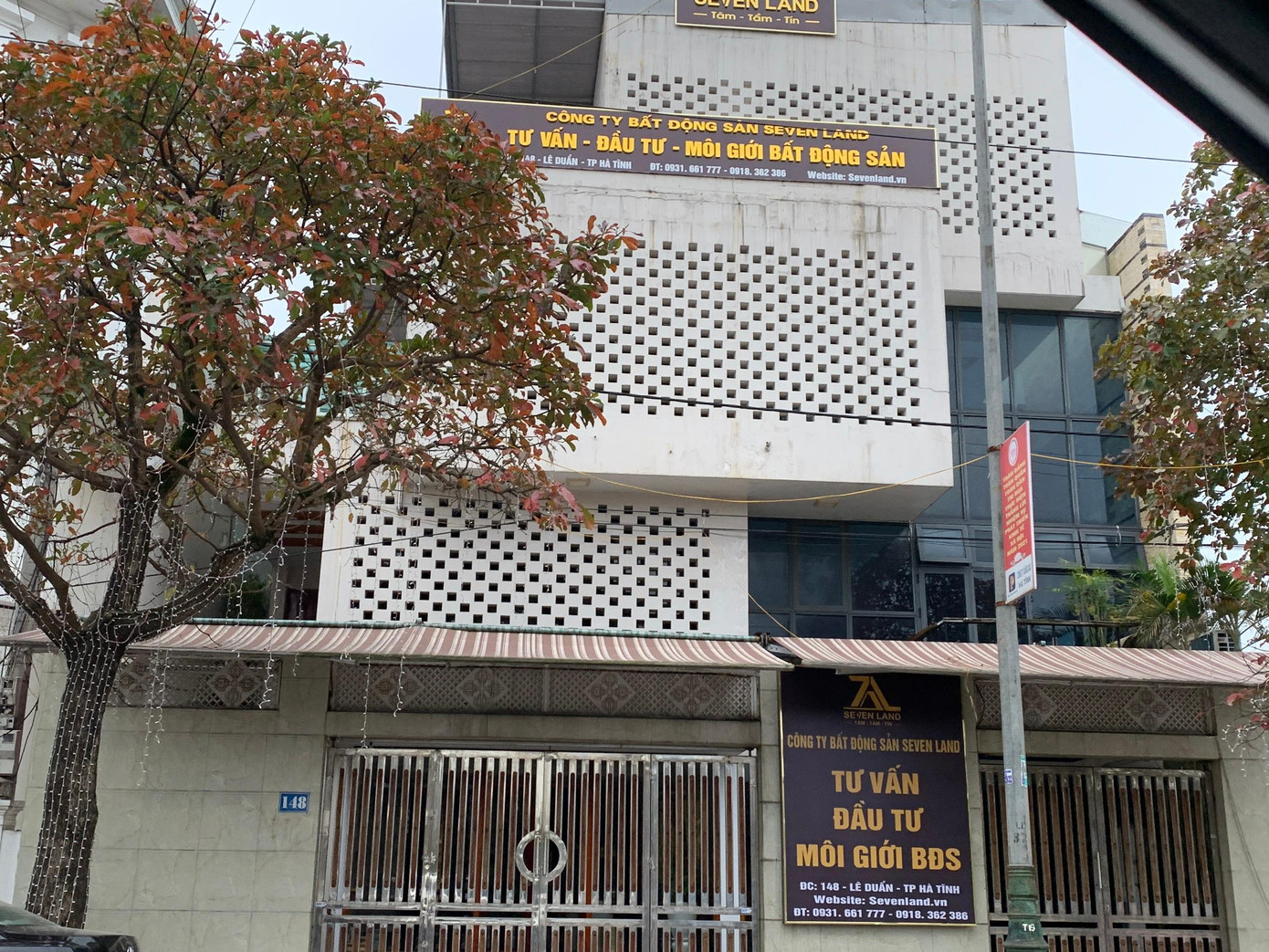 Theo thống kê của Văn phòng Đăng ký đất đai - Sở Tài Nguyên và Môi trường tỉnh Hà Tĩnh, nửa quý đầu năm 2022, đơn vị đã xử lý hơn 29.000 giao dịch liên quan đất đai. Trong khi đó, năm 2020, tổng giao dịch phải xử lý của toàn tỉnh Hà Tĩnh là khoảng 84.000 hồ sơ, năm 2021 hơn 122.000.