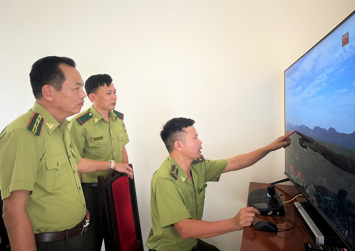 Ngành kiểm lâm huyện Hương Sơn giám sát