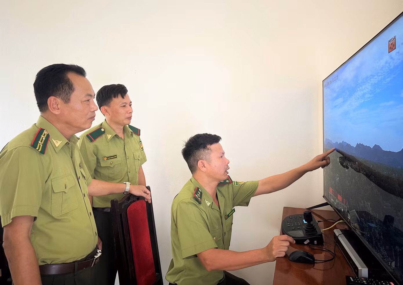 Ngành kiểm lâm huyện Hương Sơn giám sát