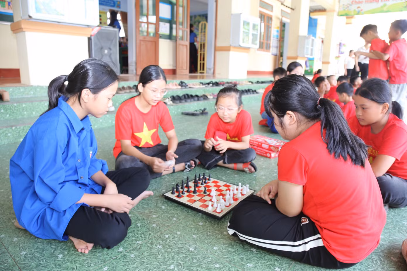 Nhiều hoạt động hè được đoàn viên thanh niên thực hiện tại các nhà văn hoá thôn, trường học.