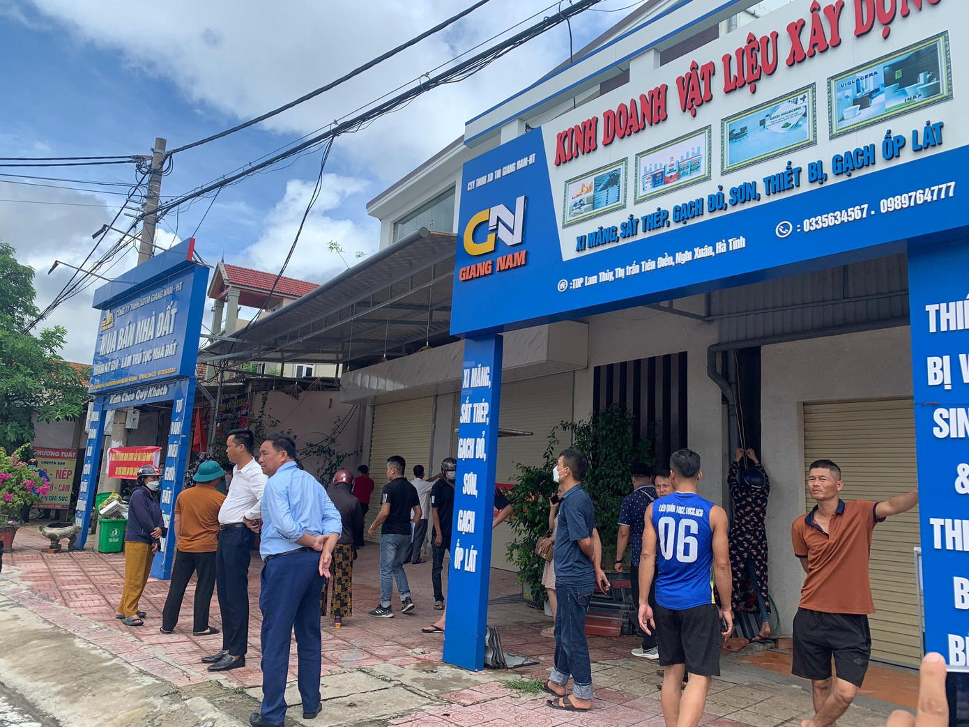 Nhiều người dân lao đao sau khi công ty đóng cửa, kế toán doanh nghiệp "mất tích". Nhiều người dân lao đao sau khi công ty đóng cửa, kế toán doanh nghiệp "mất tích".