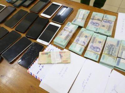 Tang vật thu giữ tại nhà ở các đối tượng.