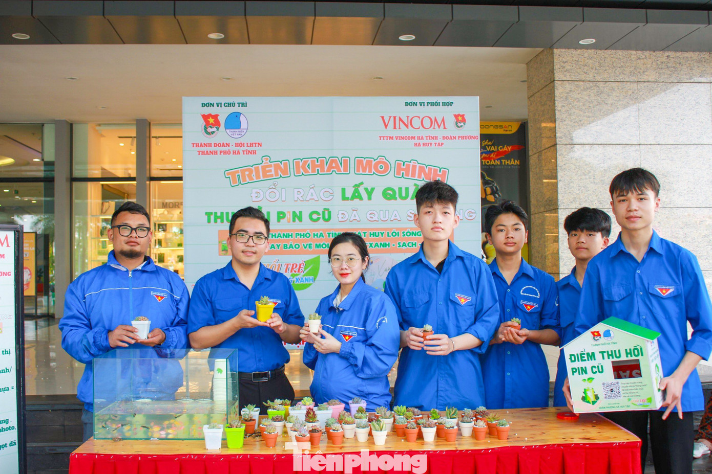 Đặc biệt, tuổi trẻ Thành Đoàn Hà Tĩnh vừa thực hiện thí điểm mô hình "Ngôi nhà xanh thu hồi pin cũ".