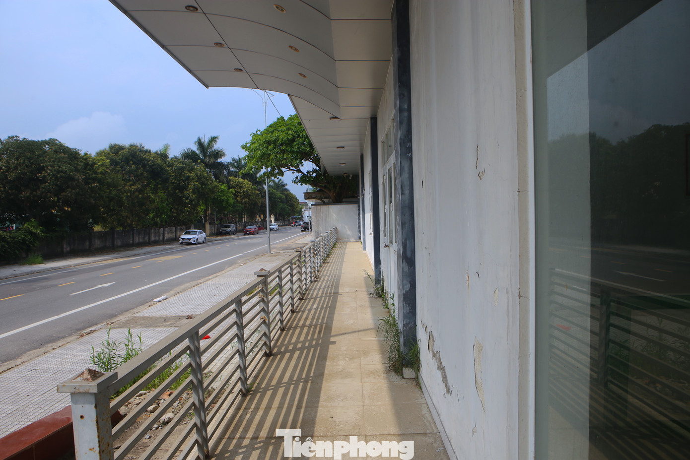 Theo kế hoạch, dự án sẽ thực hiện theo 2 giai đoạn. Giai đoạn 1 xây các hạng mục cơ bản và mua sắm các trang thiết bị kỹ thuật y tế. Giai đoạn 2 xây dựng nhà nghỉ dưỡng cao cấp; biệt thự chuyên gia, mua sắm, bổ sung trang thiết bị.