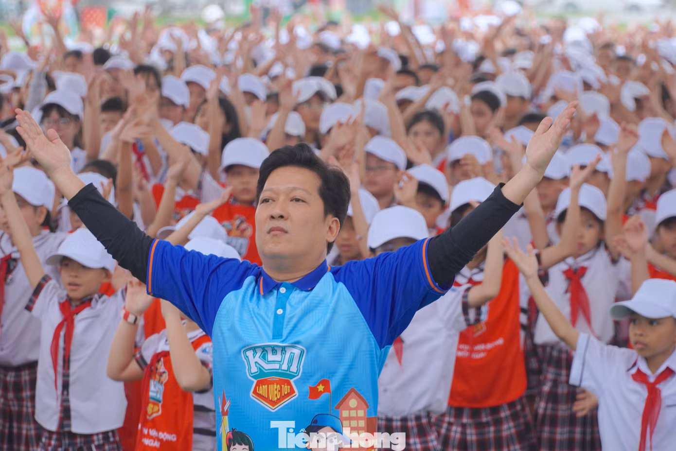 Ngày hội tạo không khí vui tươi, sôi nổi giúp các em thi đua, phấn đấu vươn lên trong học tập và rèn luyện... Ngày hội tạo không khí vui tươi, sôi nổi giúp các em thi đua, phấn đấu vươn lên trong học tập và rèn luyện...