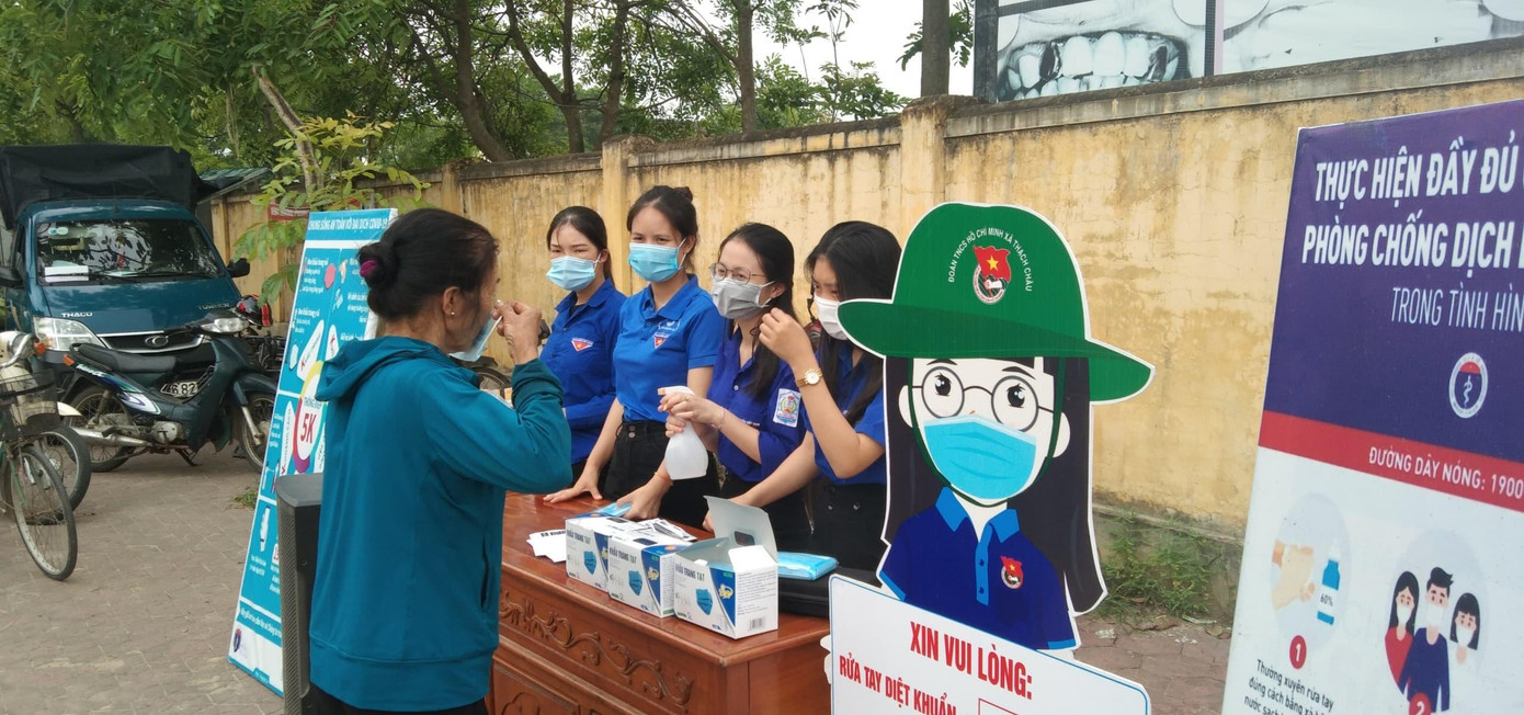 Trong kỳ nghỉ lễ 30/4-1/5, Ban thường vụ Tỉnh đoàn Hà Tĩnh đã chỉ đạo các cấp bộ Đoàn toàn tỉnh tập trung triển khai các biện pháp tuyên truyền phòng chóng dịch, trách việc người dân chủ quan, lơ là, mất cảnh giác trong thời điểm dịch COVID-19 có diễn biến phức tạp.