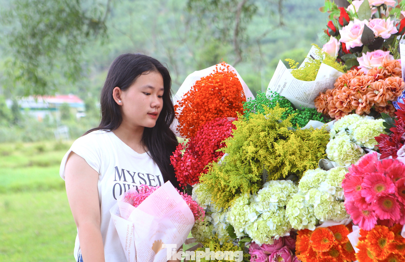 Những xe hoa “chở mùa thu Hà Nội” ở miền quê Hà Tĩnh bắt kịp xu hướng check-in của các bạn trẻ.