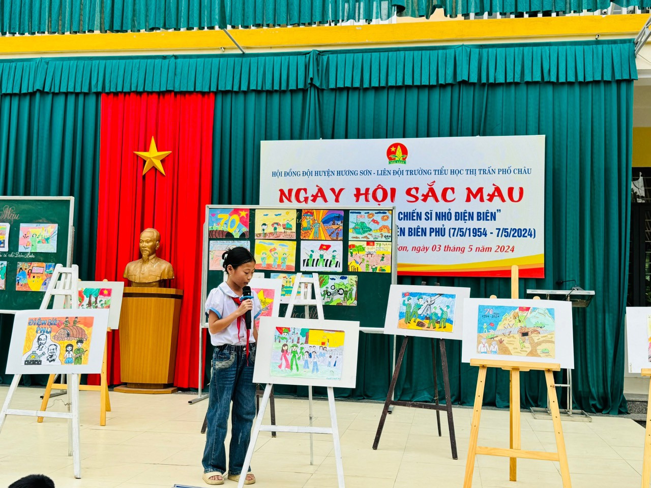 Những bức hình được các em thiếu nhi vẽ nhằm hướng đến chủ đề về Kỷ niệm 70 năm Chiến thắng Điện Biên Phủ, ca ngợi quê hương, đất nước...