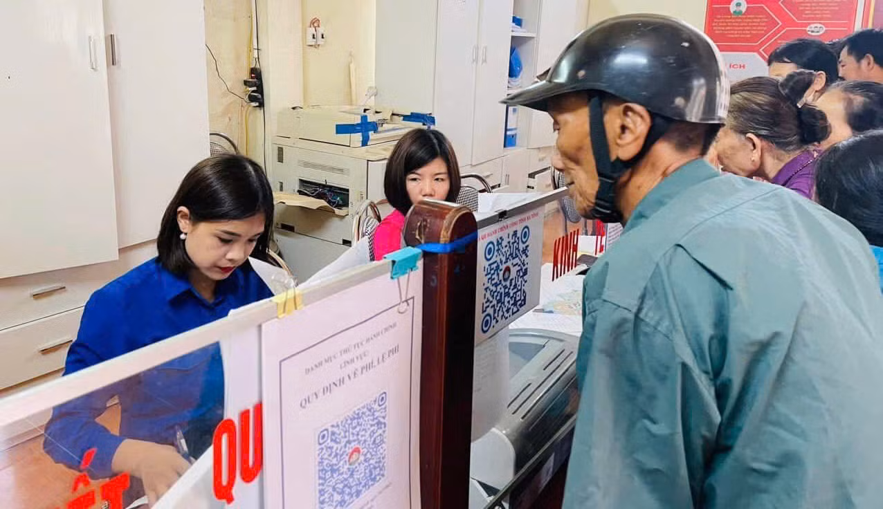 Cũng theo Bí thư Tỉnh Đoàn Hà Tĩnh, hoạt động ra quân tình nguyện hỗ trợ vận hành dịch vụ hành chính công sẽ tiếp tục được triển khai thường xuyên trong suốt chiến dịch hè 2025 và lan tỏa đến tất cả phường, xã trong thời gian tới. Cũng theo Bí thư Tỉnh Đoàn Hà Tĩnh, hoạt động ra quân tình nguyện hỗ trợ vận hành dịch vụ hành chính công sẽ tiếp tục được triển khai thường xuyên trong suốt chiến dịch hè 2025 và lan tỏa đến tất cả phường, xã trong thời gian tới.