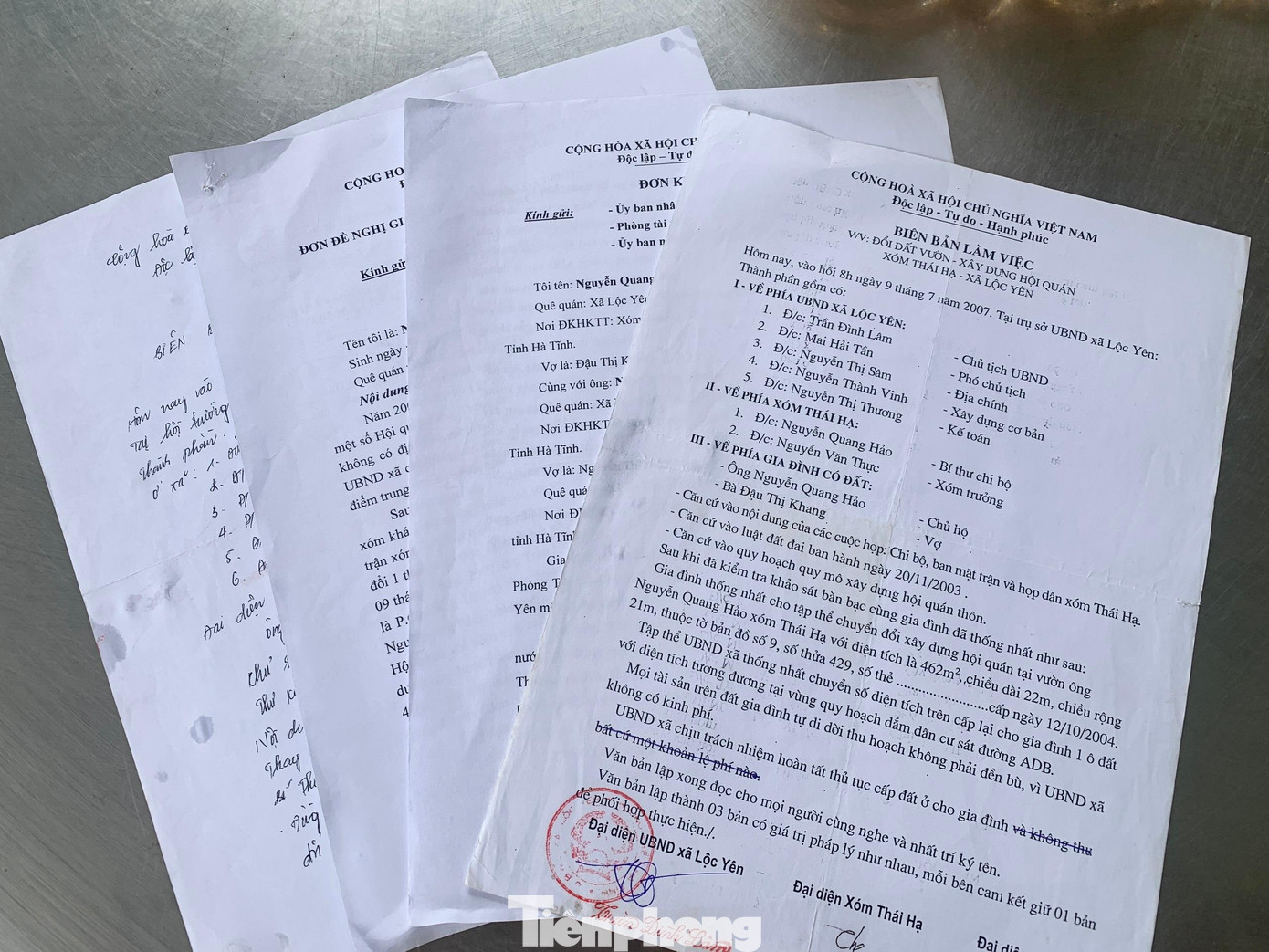 Biên bản làm việc đổi đất vườn xây dựng hội quán thôn Thái Hạ (nay là thôn Hương Thượng). Biên bản làm việc đổi đất vườn xây dựng hội quán thôn Thái Hạ (nay là thôn Hương Thượng).