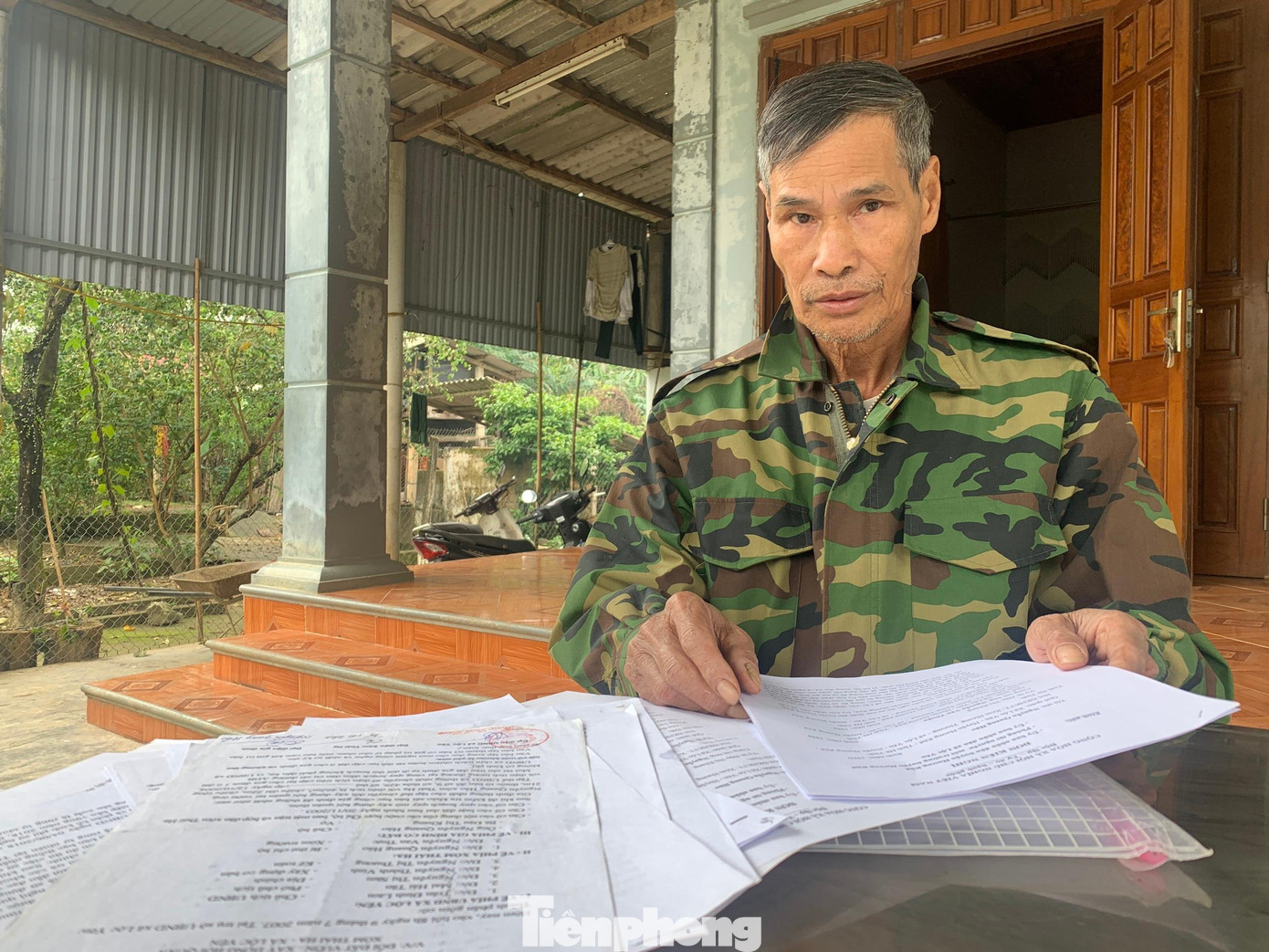 Ông Nguyễn Quang Hảo - Trưởng thôn Hương Thượng người đã đổi gần 500m2 xây dựng hội quán thôn cho xã nhưng sau 16 năm không được giải quyết.