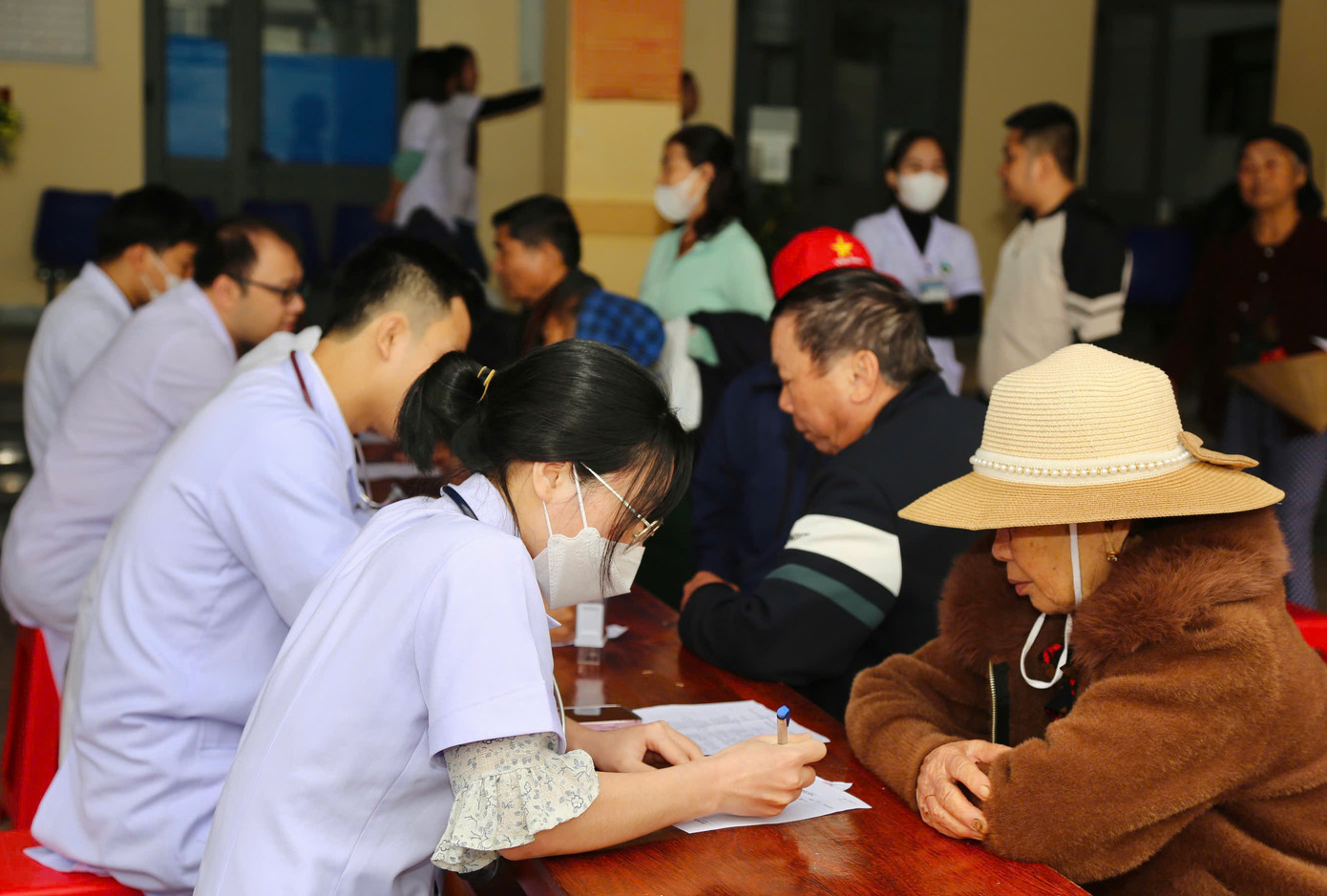 Tại chương trình đã tổ chức khám, cấp thuốc cho 200 đối tượng thuộc cựu thanh niên xung phong, hộ nghèo, thương binh, bệnh binh, bảo trợ xã hội có hoàn cảnh khó khăn trên địa bàn xã Thạch Xuân.