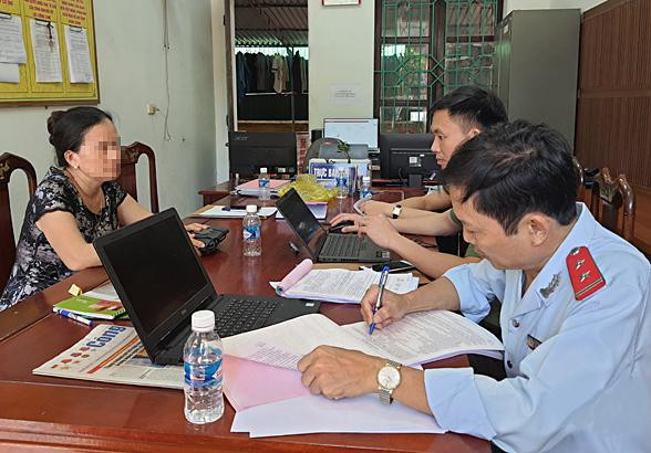 Người phụ nữ bị phạt 5 triệu đồng do đăng tải thông tin sai sự thật về bệnh viêm màng não. (Ảnh BHT). Người phụ nữ bị phạt 5 triệu đồng do đăng tải thông tin sai sự thật về bệnh viêm màng não. (Ảnh BHT).