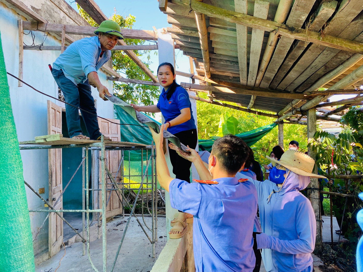 Xây mới 7 nhà nhân ái và sửa chữa 45 ngôi nhà cho cựu thanh niên xung phong, thân nhân Anh hùng liệt sỹ với tổng trị giá hơn 1,1 tỷ đồng.