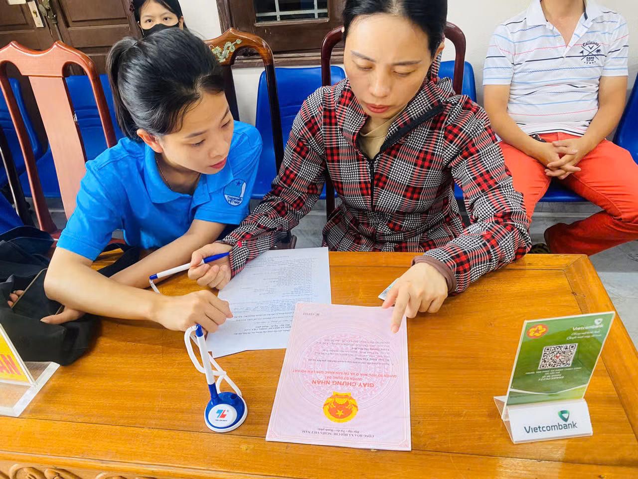 Hoạt động ra quân tình nguyện hỗ trợ vận hành dịch vụ hành chính công sẽ tiếp tục được triển khai thường xuyên trong suốt chiến dịch hè 2025. Hoạt động ra quân tình nguyện hỗ trợ vận hành dịch vụ hành chính công sẽ tiếp tục được triển khai thường xuyên trong suốt chiến dịch hè 2025.